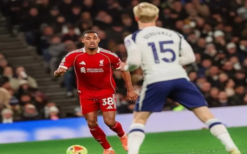 مواجهة قوية في الدوري الإنجليزي: تعادل سلبي يسيطر على ليفربول أمام وولفرهامبتون خلال 30 دقيقة